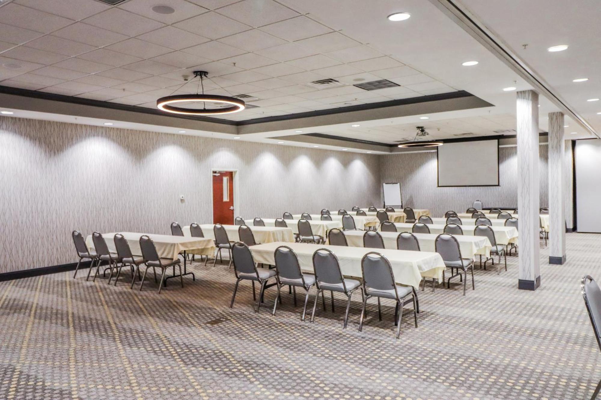 Holiday Inn Quincy By Ihg Esterno foto