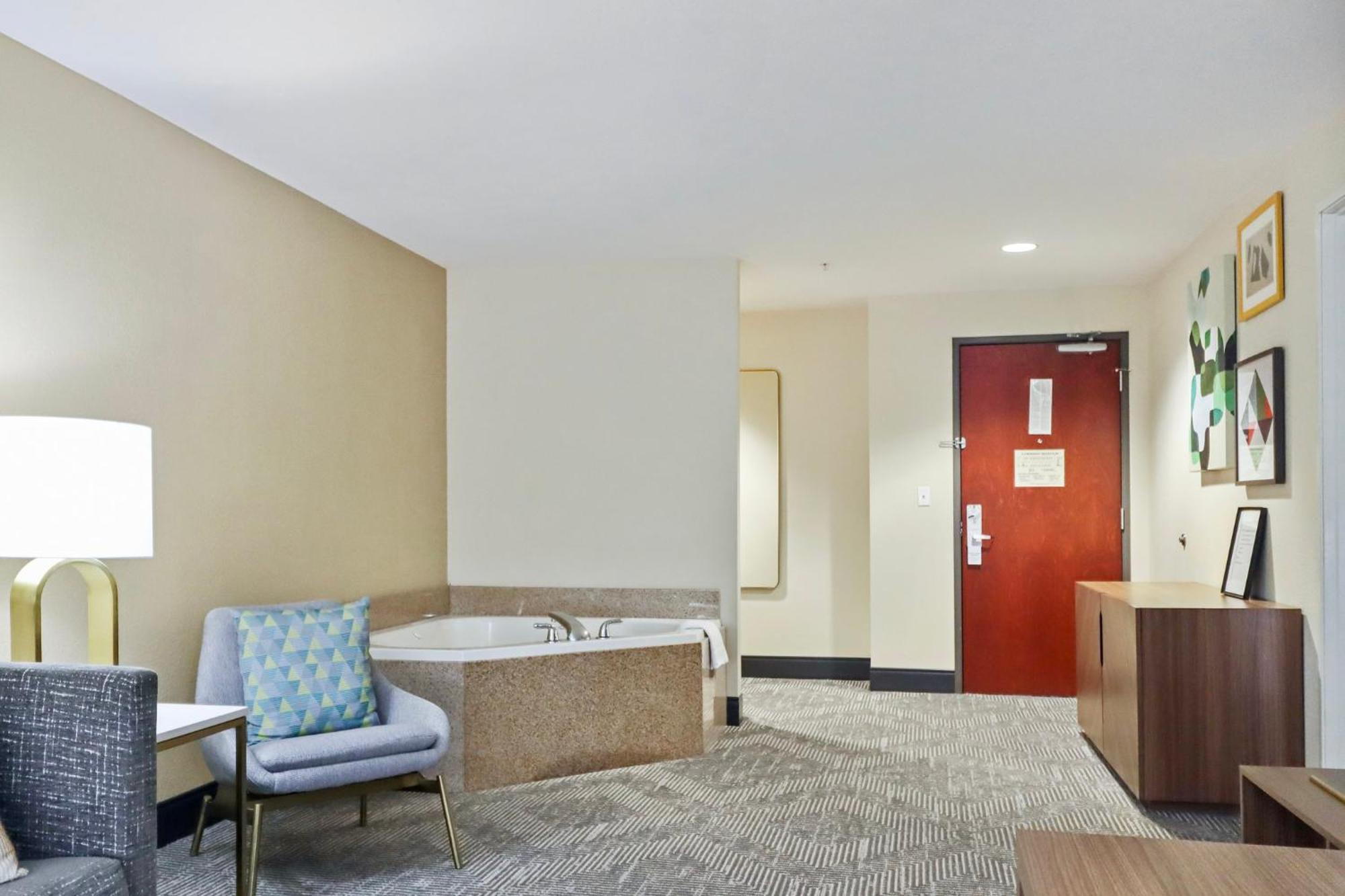 Holiday Inn Quincy By Ihg Esterno foto